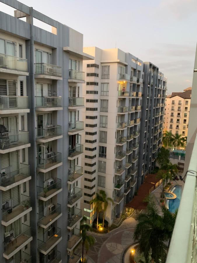 One Palm Tree Villas Condominium - Studio 10Th-O Fl With Balcony - Across Terminal 3 Airport Manila Exterior foto