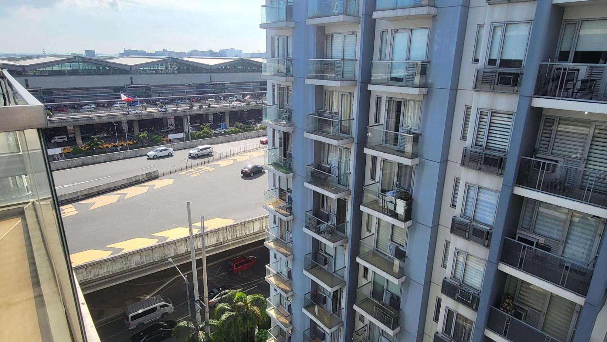 One Palm Tree Villas Condominium - Studio 10Th-O Fl With Balcony - Across Terminal 3 Airport Manila Exterior foto